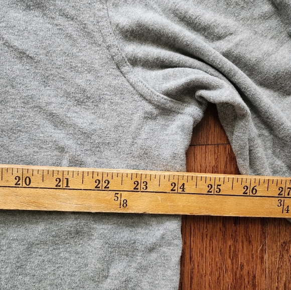 L.L.Bean Trandional Fit Men's Gray Long Sleeve Henley Size XL - Picture 4 of 7